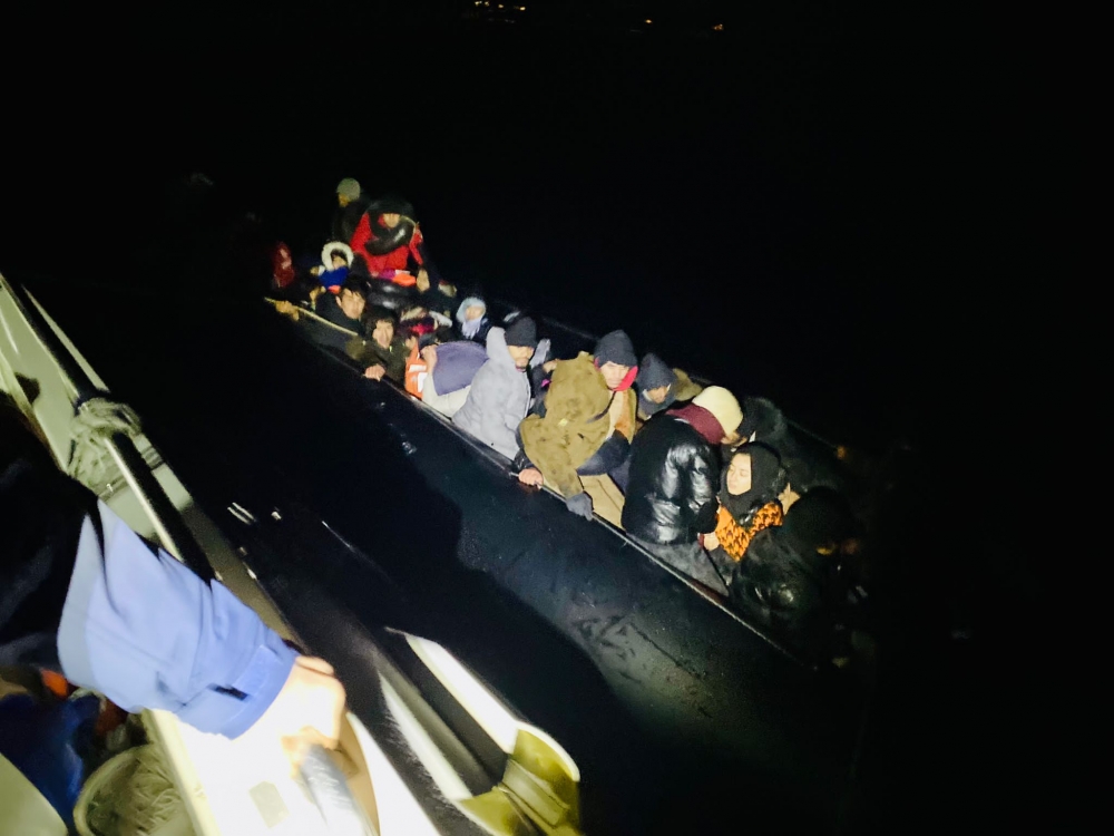 İzmir açıklarında  düzensiz göçmen yakalandı