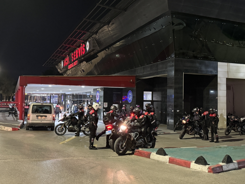 İzmir'de "dur" ihtarına  2 yunus polisini yaraladılar