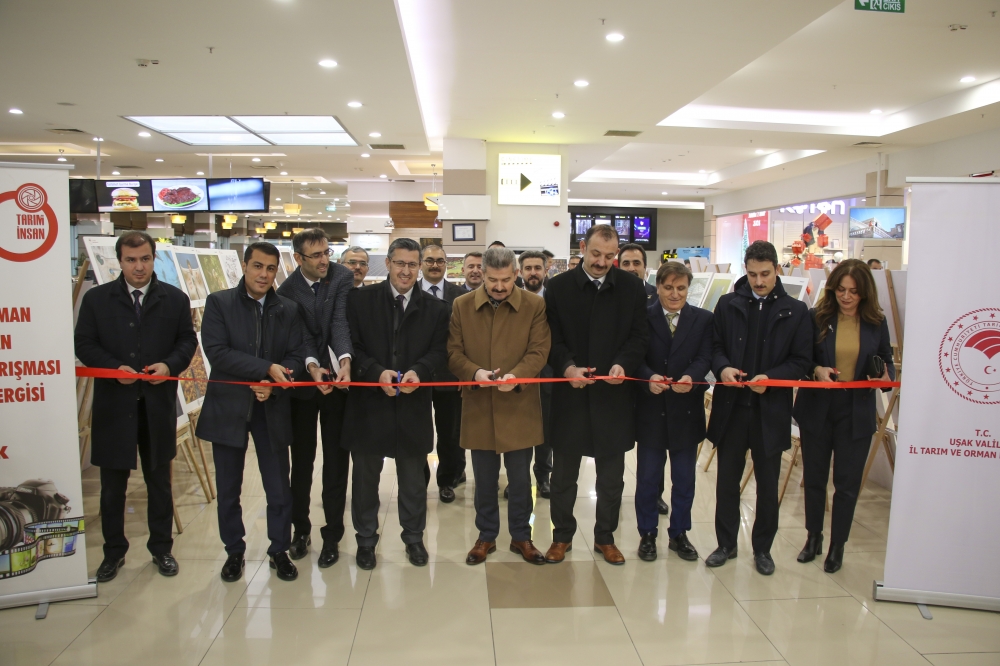 Uşak'ta, "13. Tarım Orman ve İnsan" fotoğraf sergisi açıldı