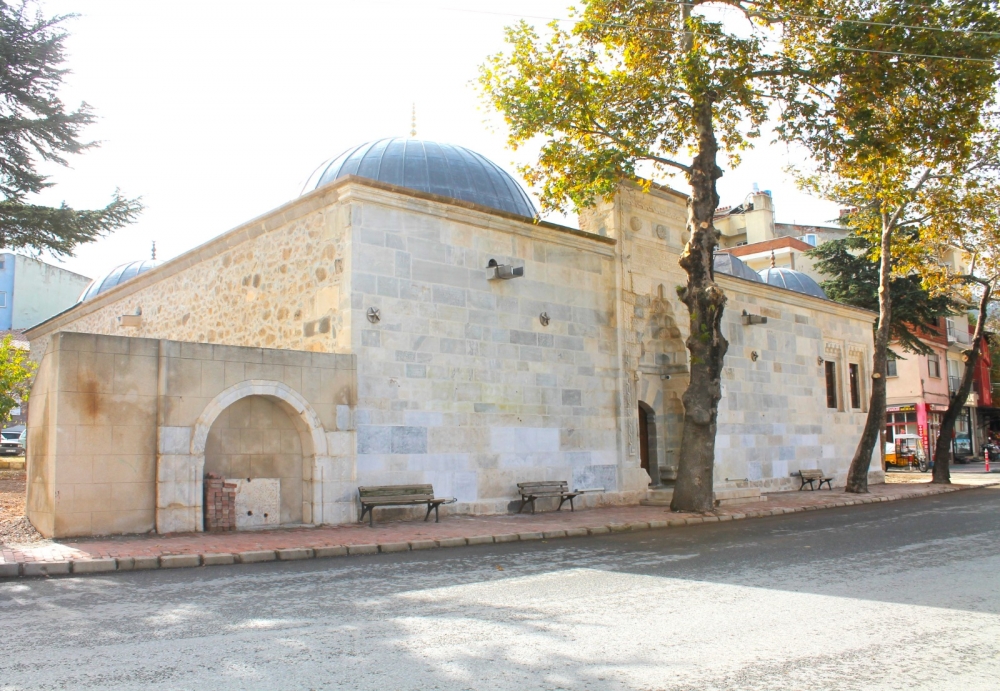 Çay'da "Taş Cami" ibadete açıldı