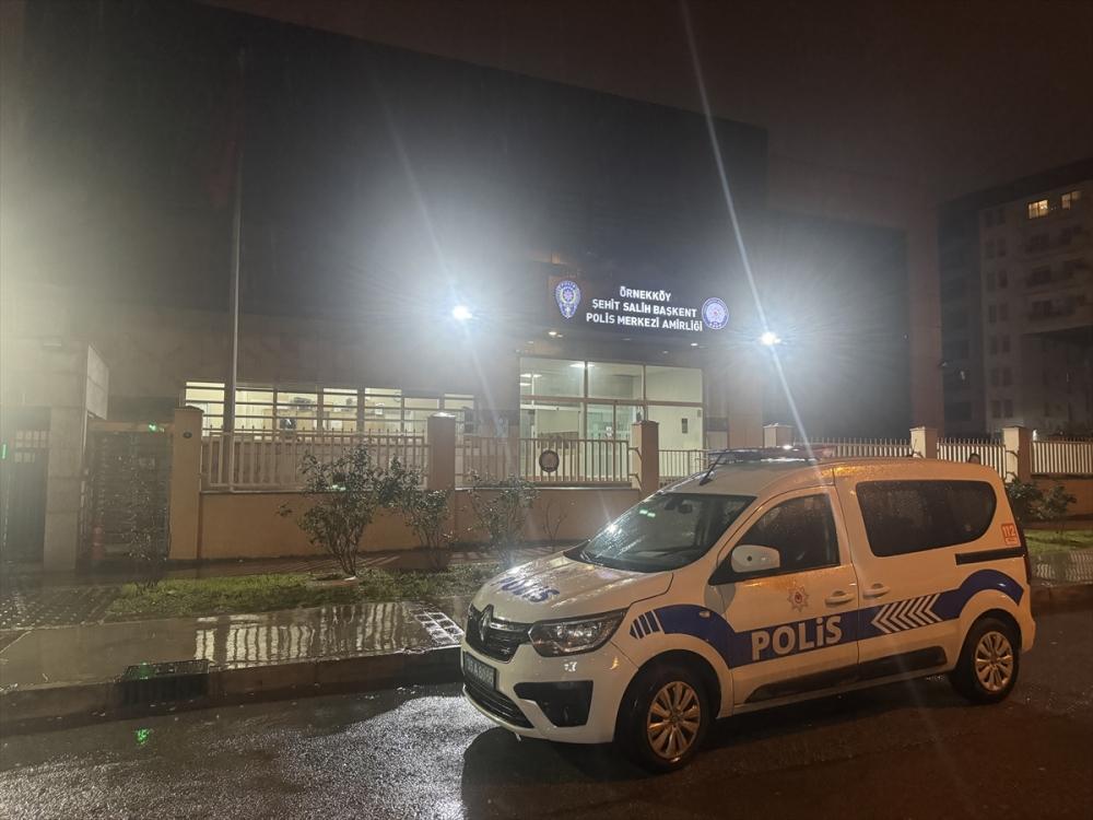 İzmir'de sokak kedilerini öldürdüğü iddiasıyla aranan kişi yakalandı