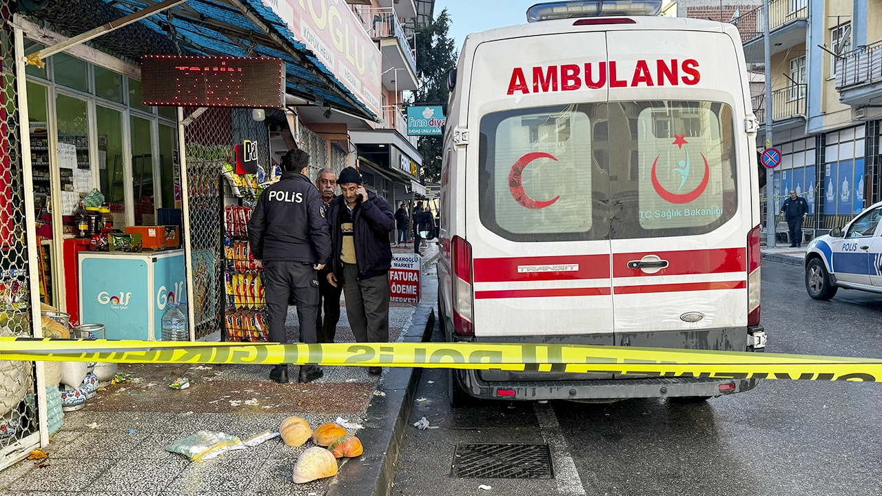 Dükkan Sahibi Kiracı Kavgası Kanlı Bitti; 6 Kişi Yaralandı