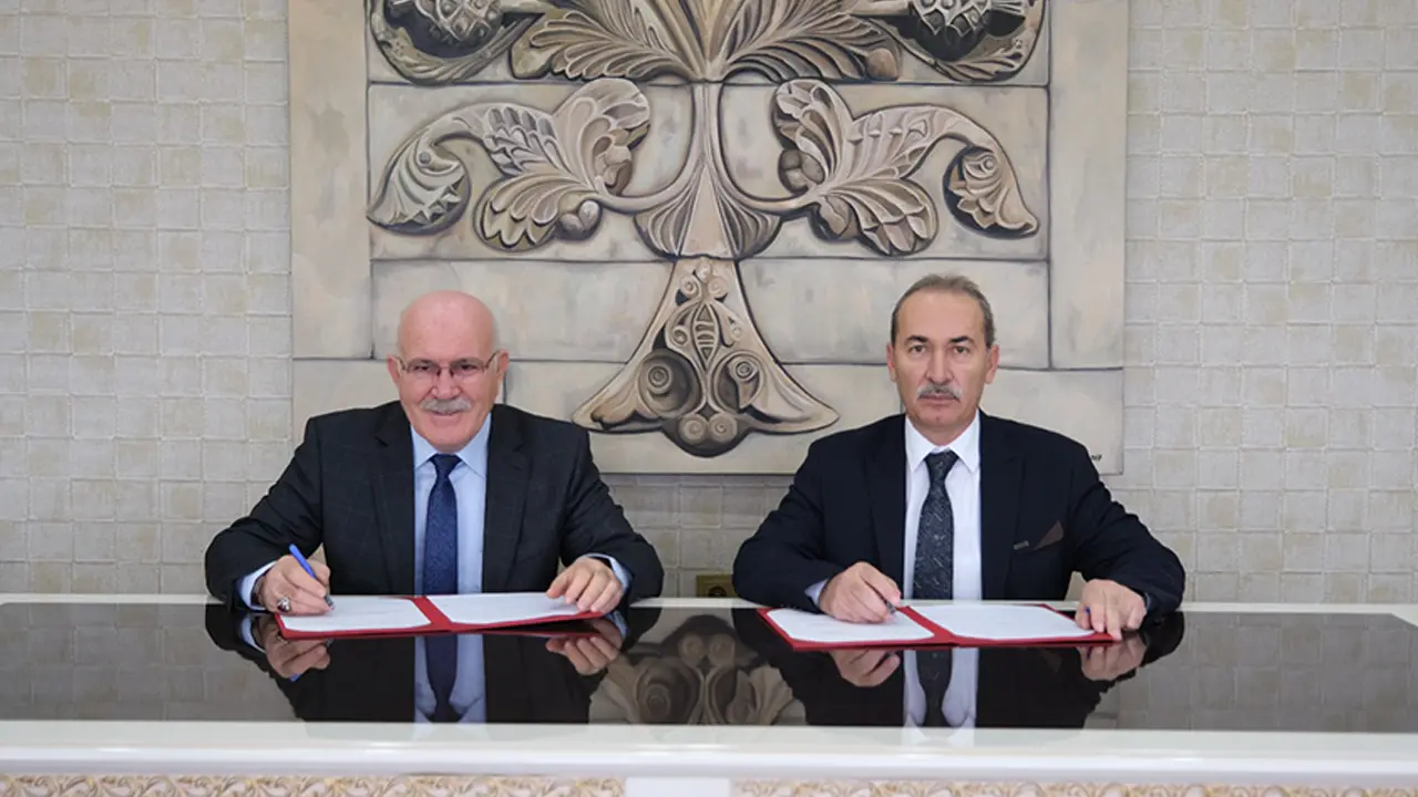 Uşak ve Sivas Üniversiteleri arasında protokol İmzalandı.