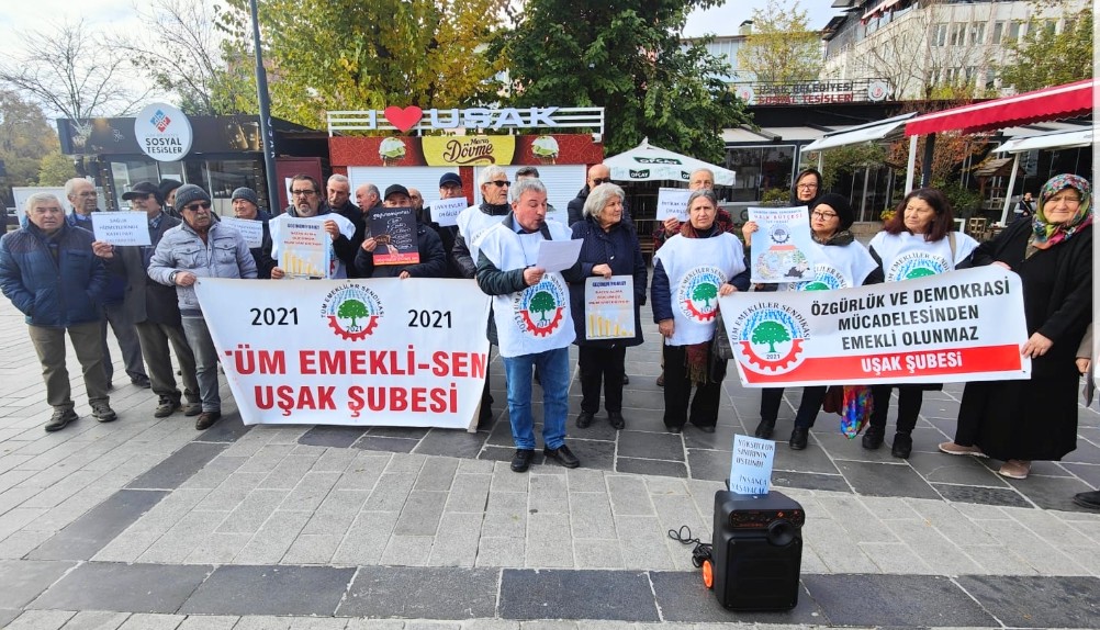 Uşak'ta Emeklilerden 'Zam' Tepkisi