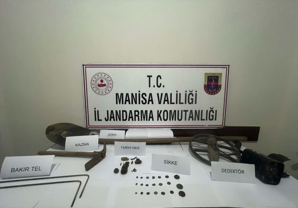 Salihli'de Tarihi eserler ele geçirildi