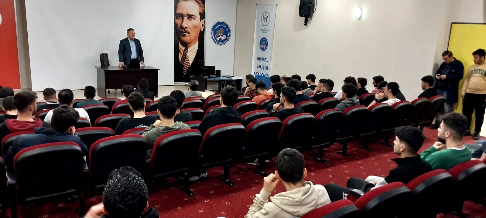 Uşak Müftülüğünden 582 Depremzede Öğrenciye Burs