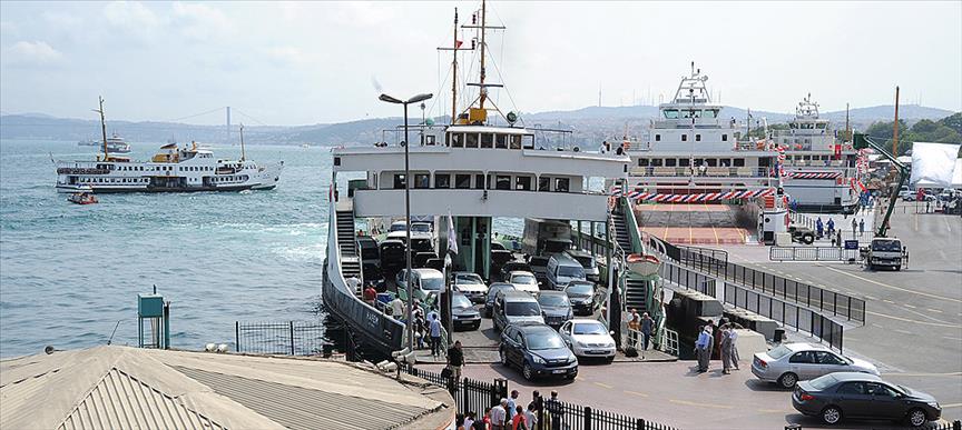 İzmir'de arabalı vapur seferleri hava muhalefeti nedeniyle iptal edildi