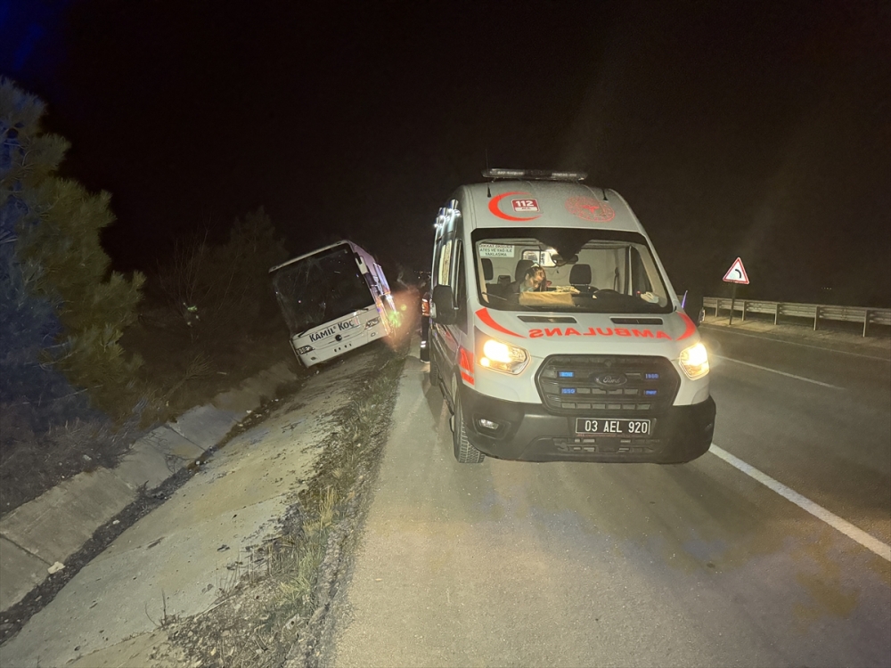 Afyonkarahisar Sandıklı'da kaza!  4 kişi yaralandı