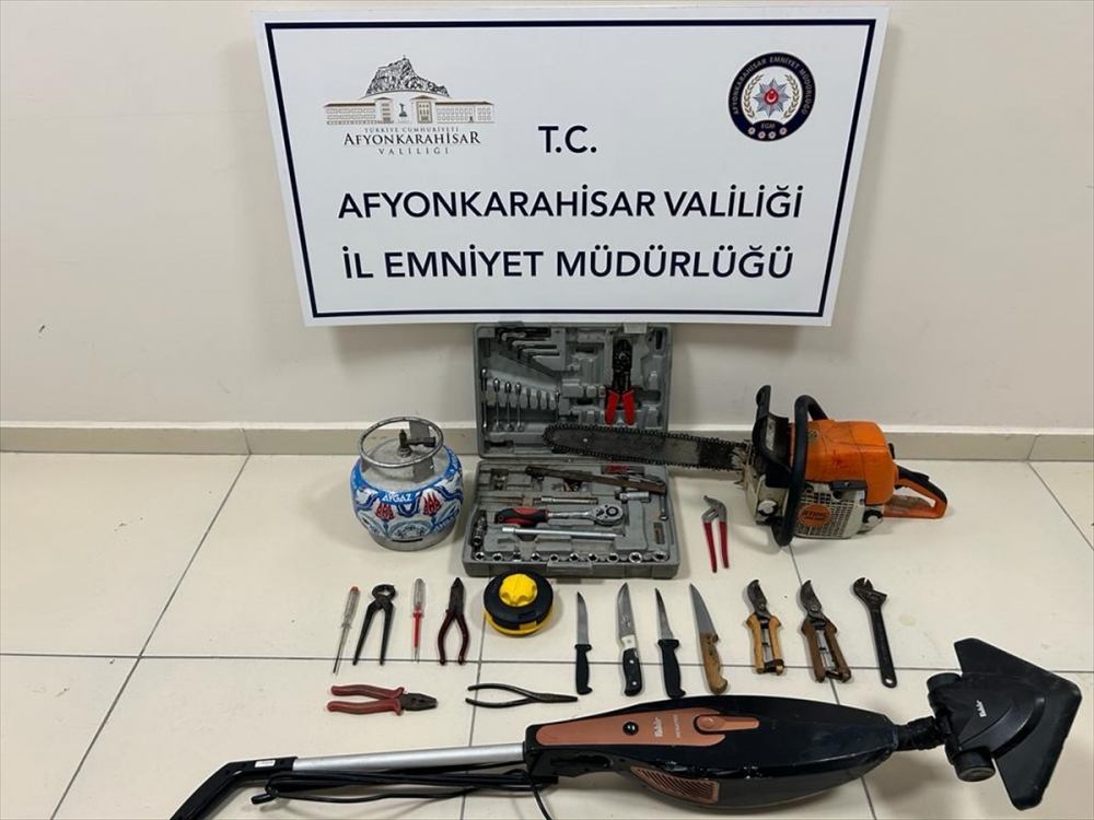 Afyonkarahisar'da hırsızlık yapan 2 kişi yakalandı