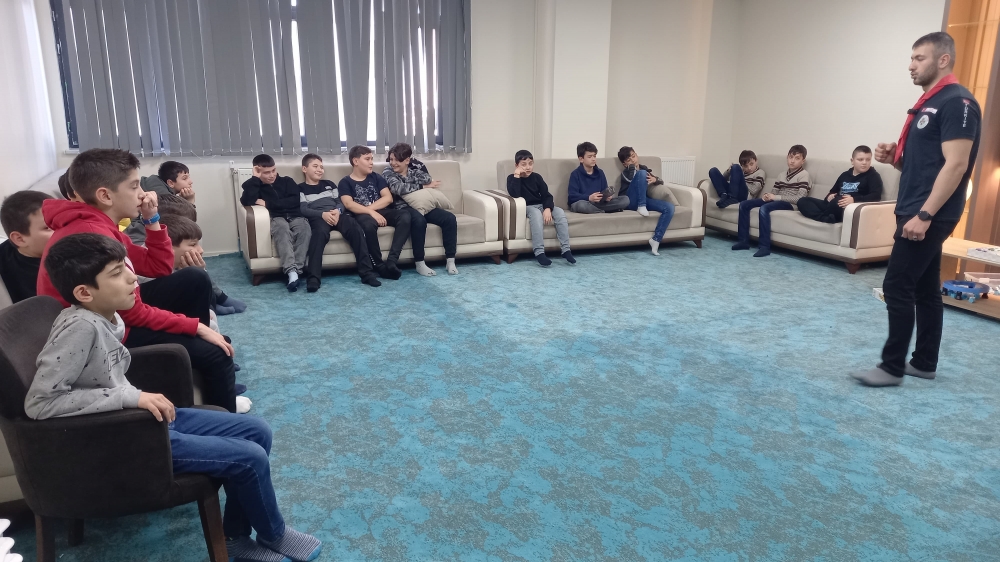 Kütahya’da "Gençliğe Değer Ara Dönem Kampı" başladı