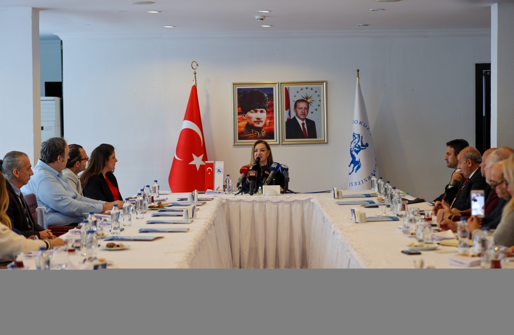 Dokuz Eylül Üniversitesinin "Asrın Felaketinde Asrın Dayanışması" belgeseli tanıtıldı