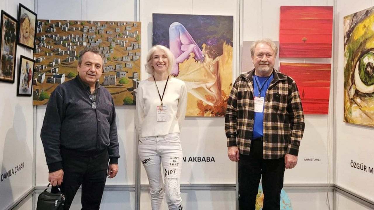 Uşak DSP Eski İl Başkanı Güneşhan, Sanat Fuarı’nda Sürprizle Karşılaştı