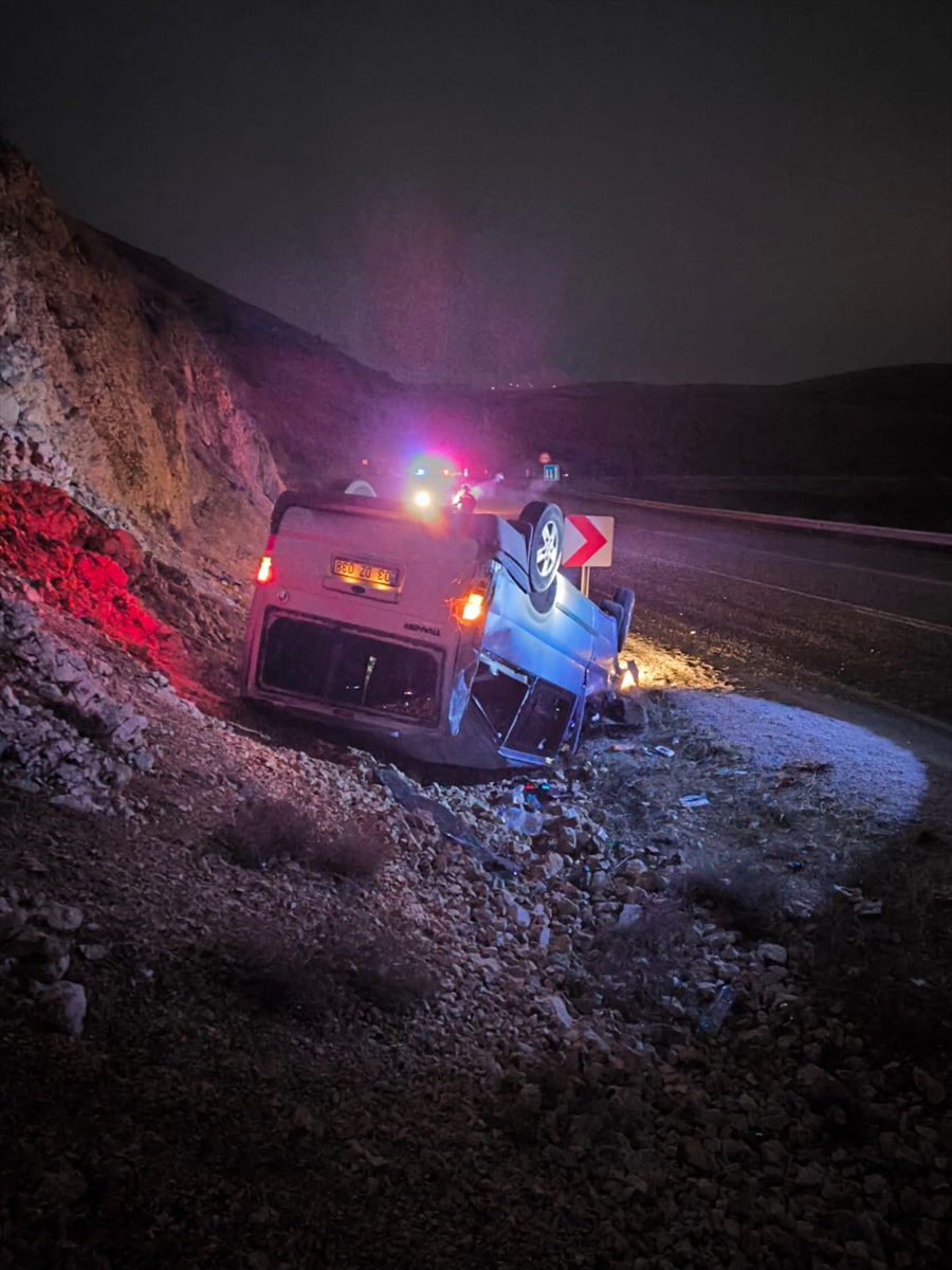 Afyonkarahisar'da trafik kazalarında 6 kişi yaralandı