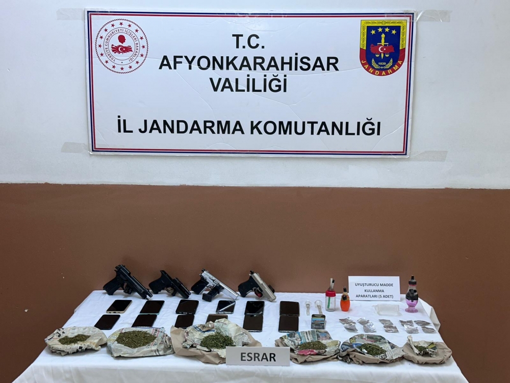 Afyonkarahisar'da uyuşturucu operasyonunda 4 şüpheli yakalandı