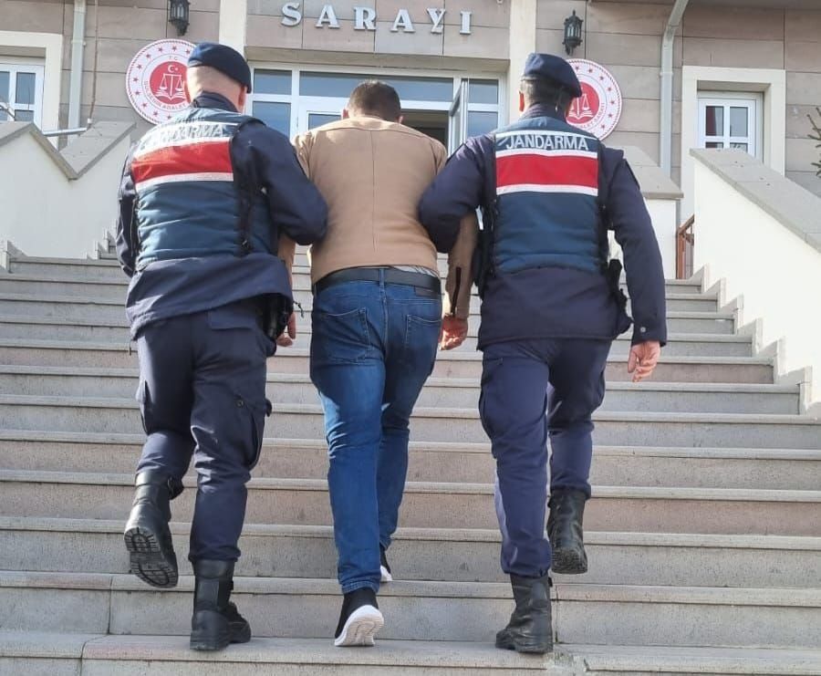 Denizli'de arkadaşlarının ziynet eşyalarını çaldığı öne sürülen şüpheli yakalandı