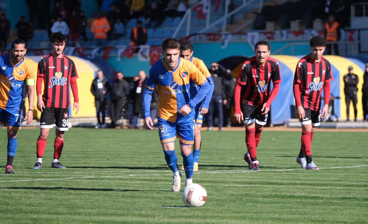 Uşakspor Paraşütsüz Düşmeye Devam Ediyor "4-1"