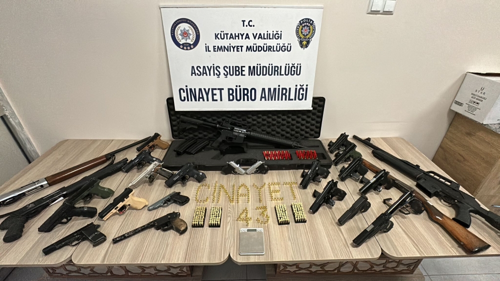 Kütahya'da kaçak silah ticaretinden 5 zanlı tutuklandı