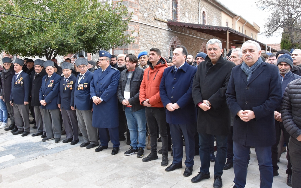 Kıbrıs gazisi, Manisa'da son yolculuğuna uğurlandı