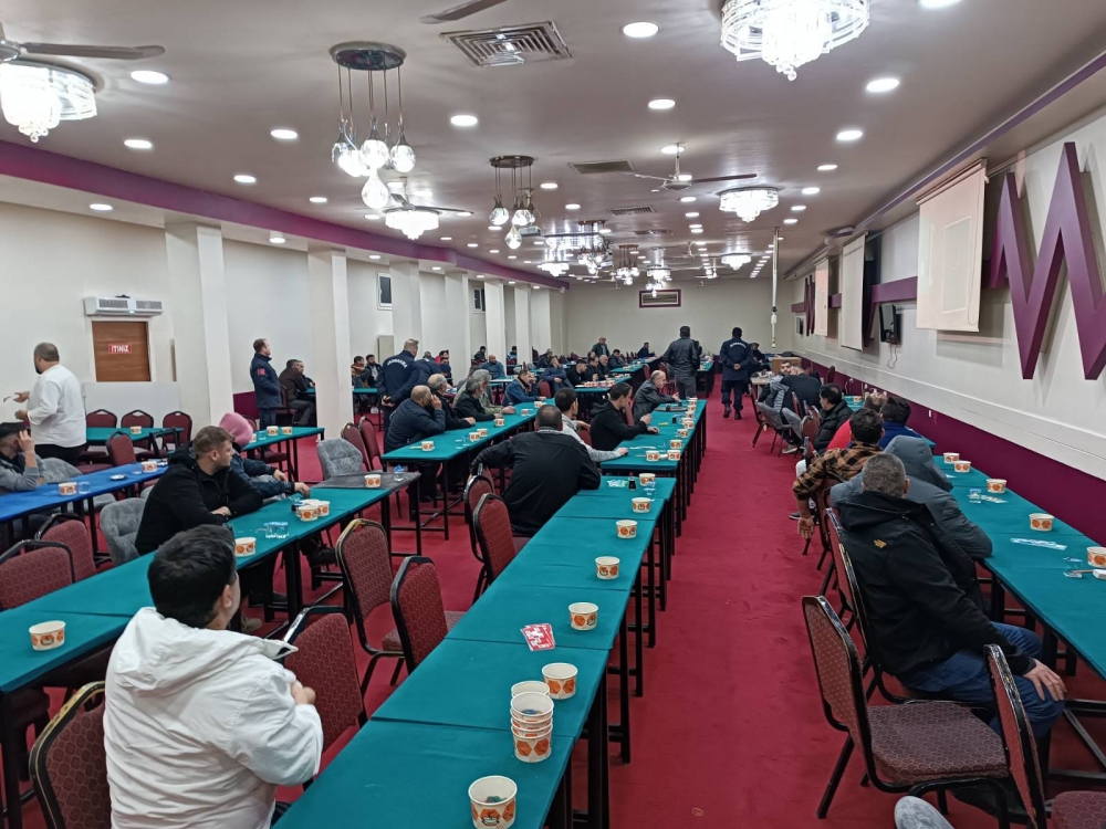 İzmir'de kumar oynarken yakalanan 69 kişiye para cezası uygulandı