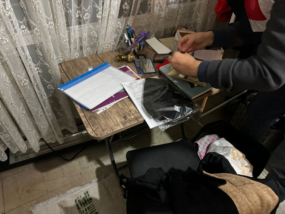 İzmir merkezli 9 ildeki terör operasyonunda 25 şüpheli yakalandı