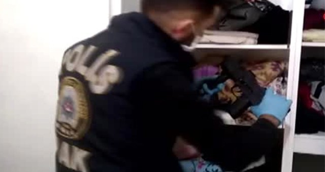 TEFECİLİK OPERASYONUNDA 288 ADET SENET ELE GEÇİRİLDİ ,5 KİŞİ GÖZ ALTINA ALINDI