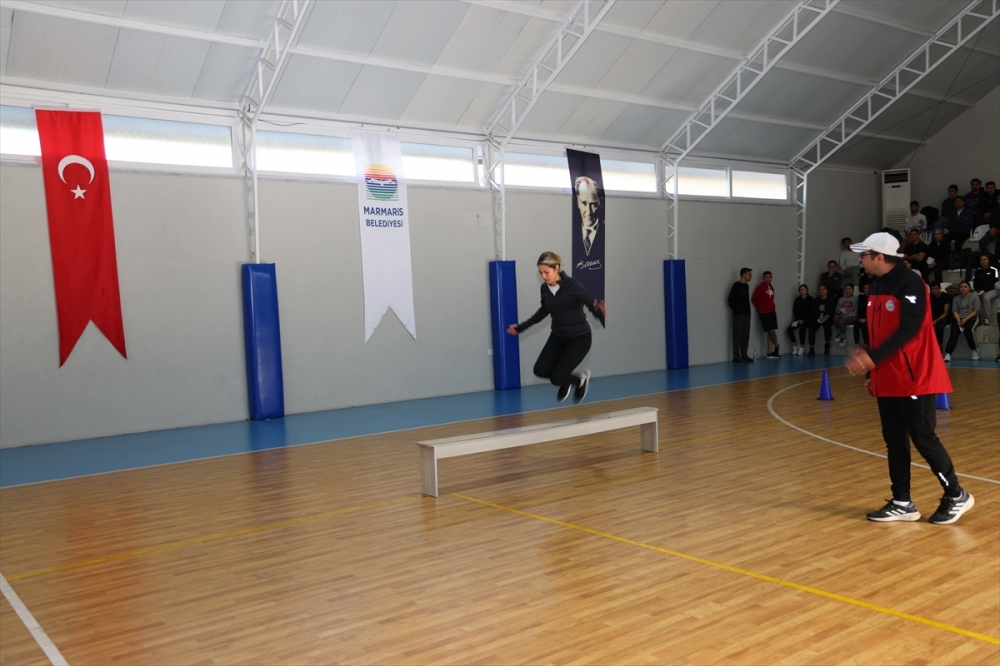 Marmaris'te zabıta adayları zorlu spor testinde ter döktü