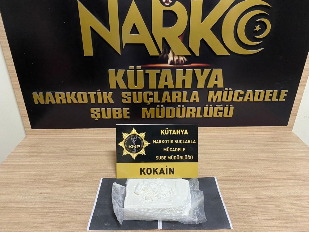 Kütahya'da üzerinde 996 gram kokain ele geçirilen şüpheli tutuklandı