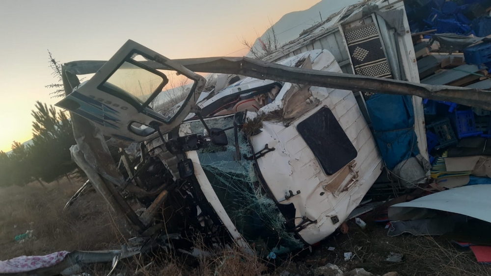 Afyonkarahisar'da trafik kazalarında 4 kişi yaralandı