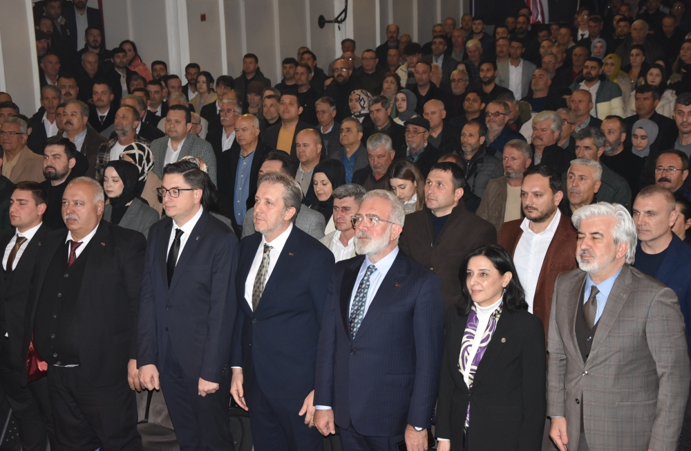 AK Parti Grup Başkanvekili Yenişehirlioğlu Akhisar'da aday tanıtımına katıldı: