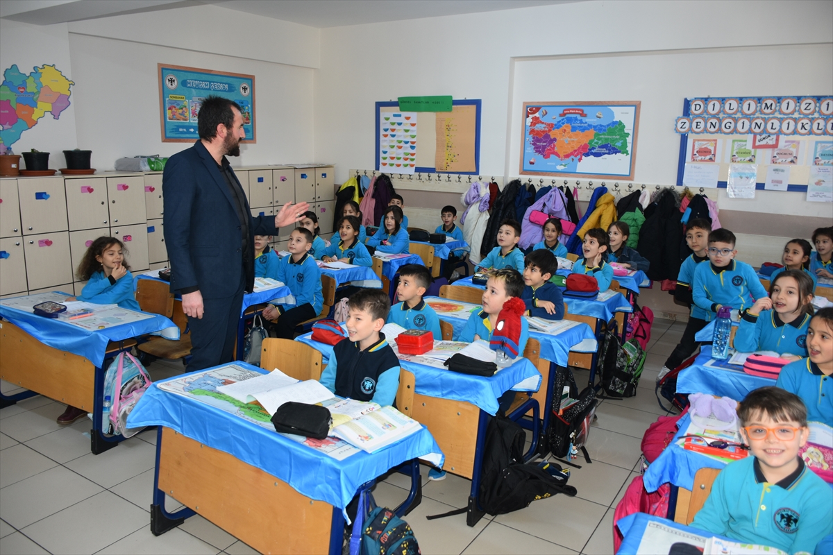 Öğrenciler ders başı yaptı