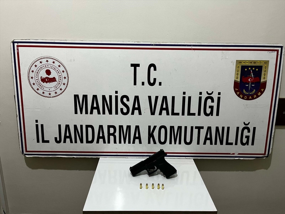Salihli'de üzerinde ruhsatsız tabanca yakalandı para cezası verildi