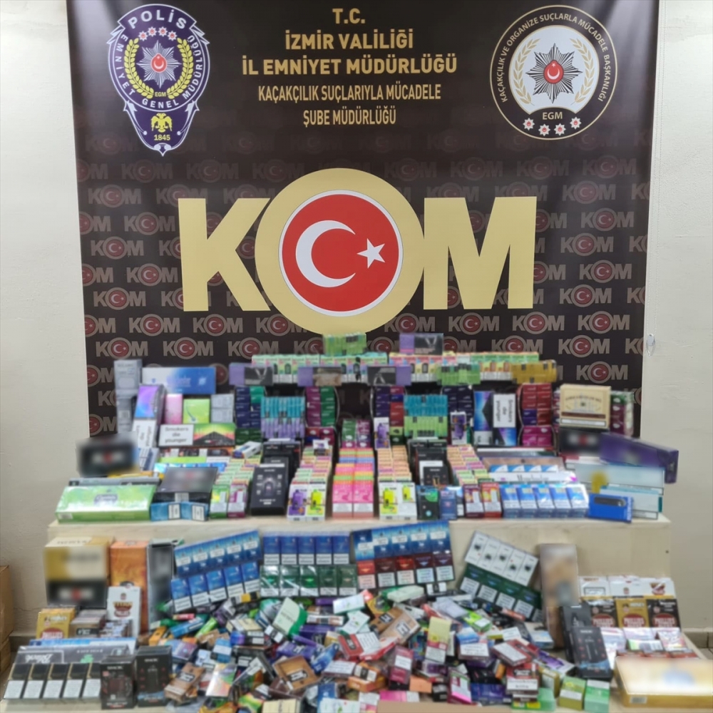 İzmir'de kaçakçılık operasyonlarında 52 şüpheli yakalandı