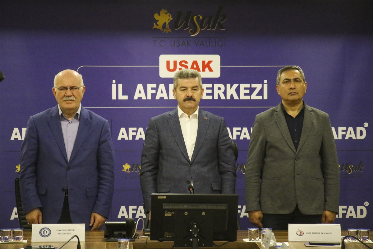 İzmir, Uşak ve Denizli'de 6 Şubat Depremlerinin Yıl Dönümü Anıldı
