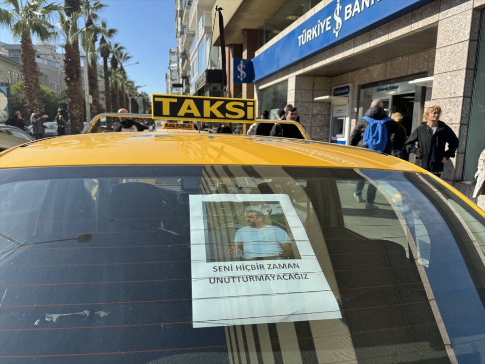 İzmir'de taksi şoförleri meslektaşlarının öldürülmesini protesto etti