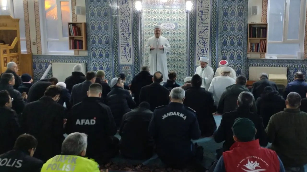 Depremzede Kardeşlerimiz dualarla anıldı