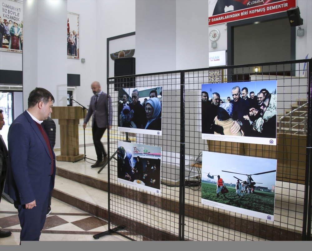 "Kanıt" kitabındaki görsellerden oluşan sergi Uşak'ta açıldı