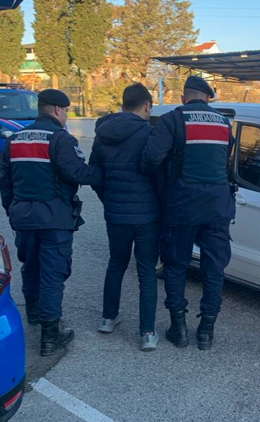 İzmir merkezli FETÖ operasyonunda 19 şüpheli yakalandı