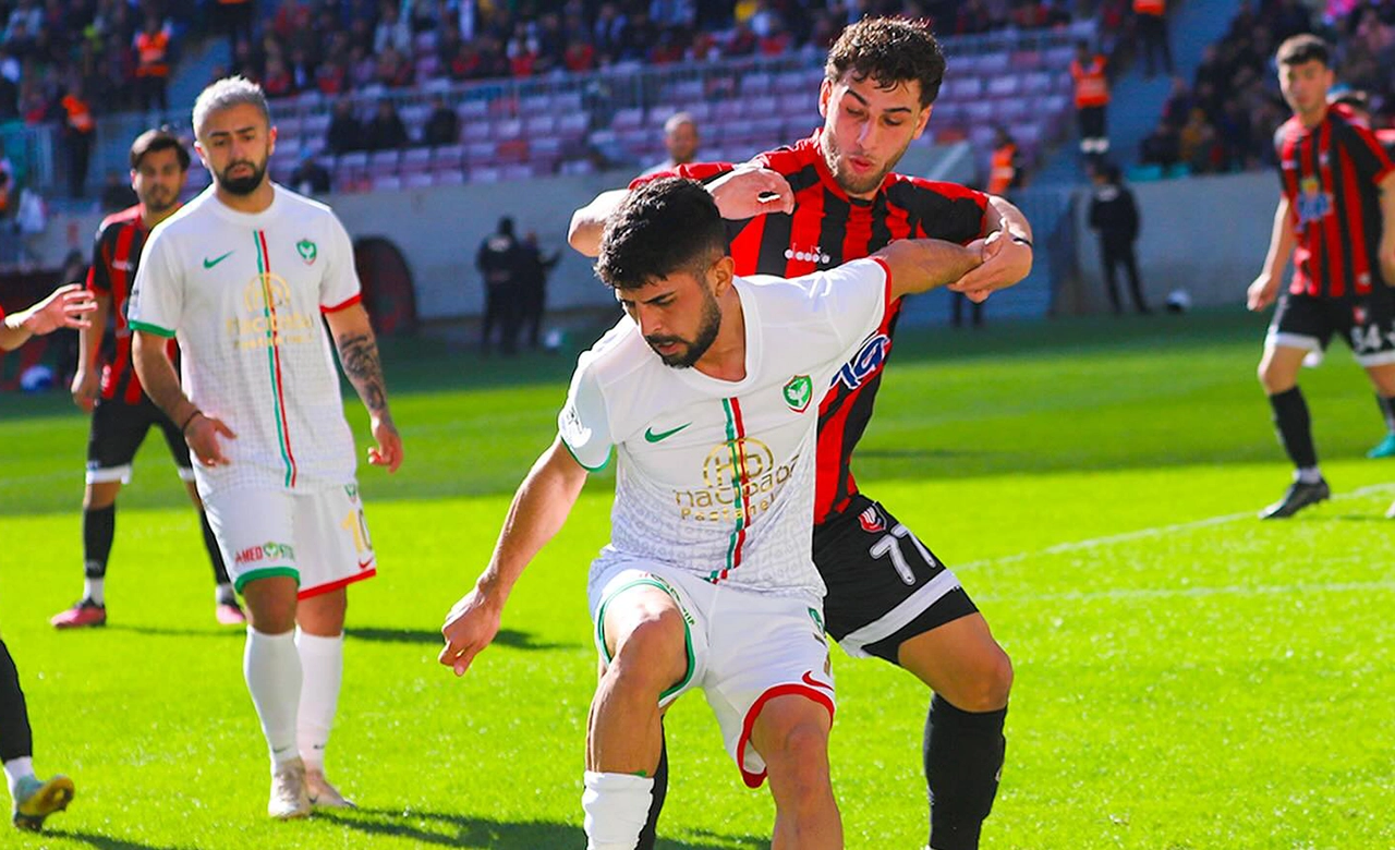 Amedspor Uşakspor'u Ezdi Geçti "8-0"