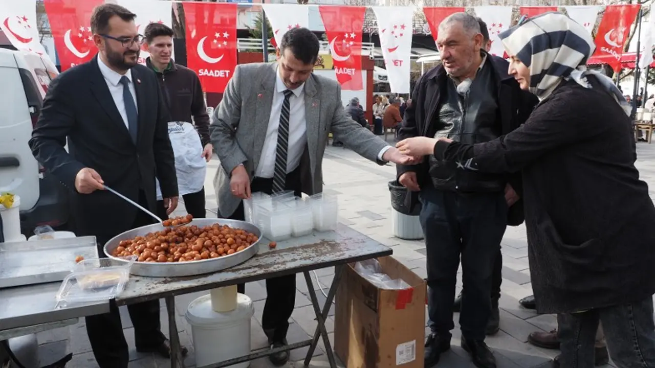Saadet Partisi Uşak Kadın Kolları Depremzede Vatandaşlarımızı Andı