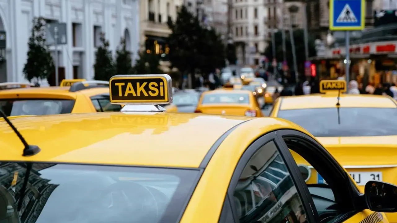 İzmir'de taksiciyi darbeden şüpheli aranıyor