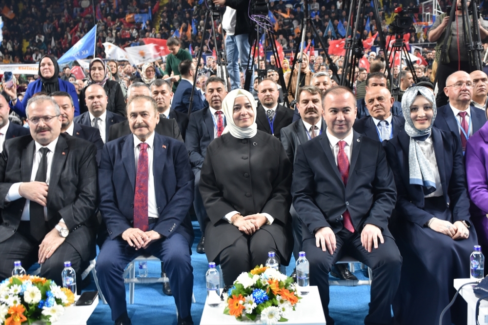Afyonkarahisar'da AK Parti'nin ilçe ve belde belediye başkan adayları tanıtıldı