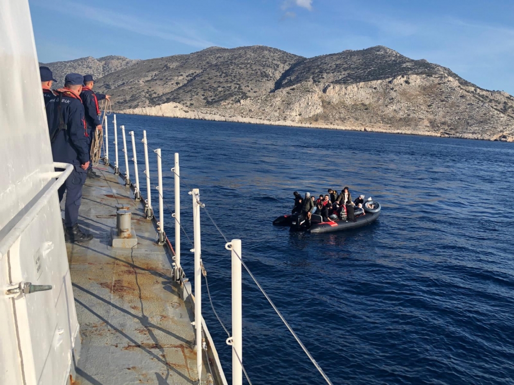 Muğla açıklarında 15 düzensiz göçmen kurtarıldı