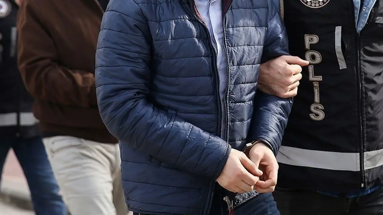 İzmir'de çeşitli suçlardan aranan 271 şüpheli yakalandı