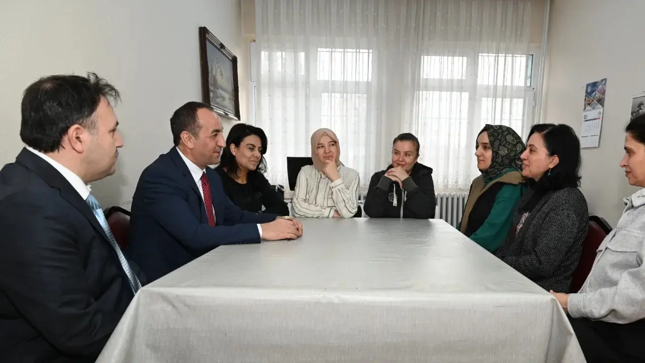 Uşak Milli Eğitim Müdürü Öğretmenler Odası Buluşmalarına Devam Ediyor