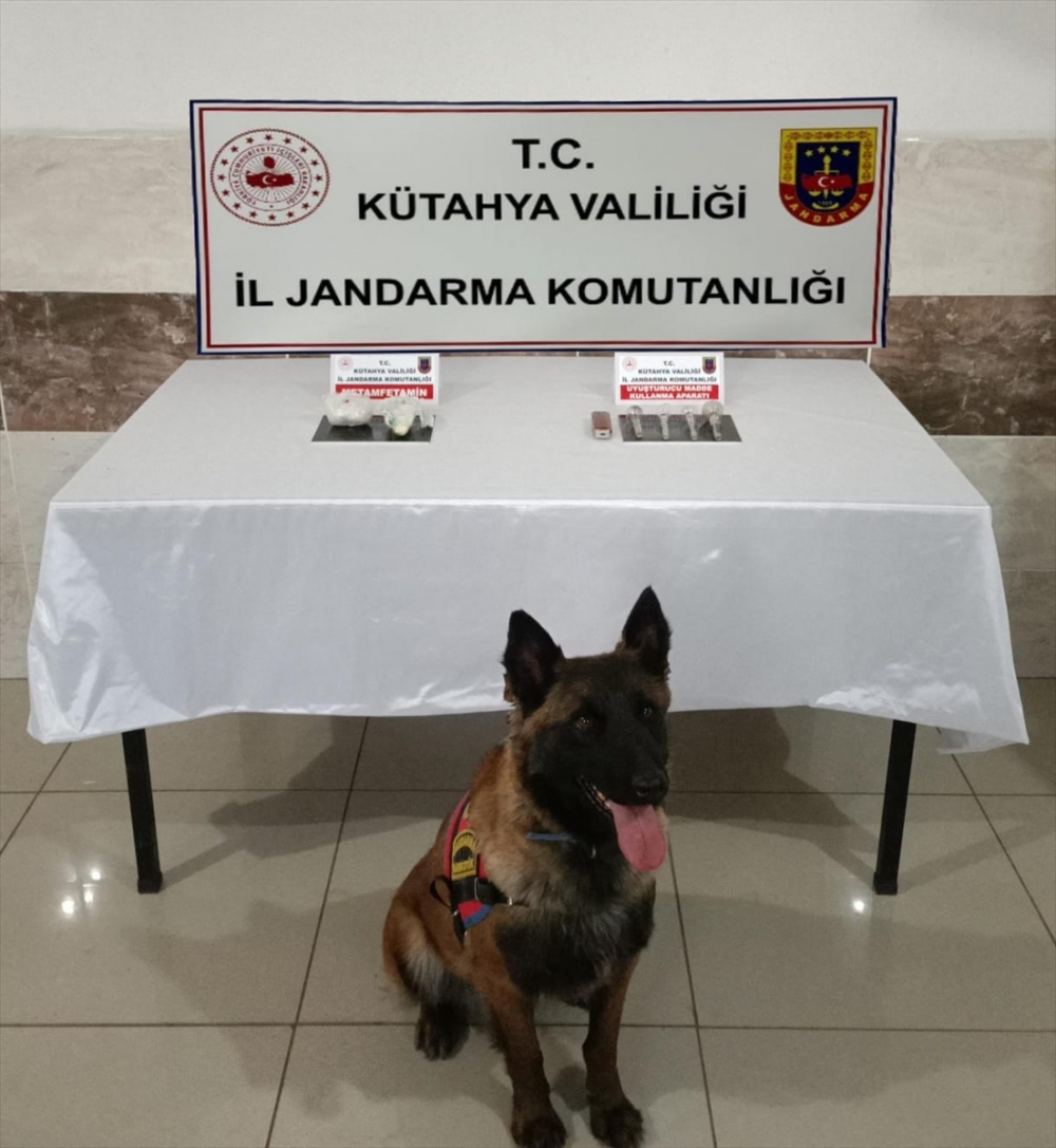Kütahya'da uyuşturucuyla yakalanan 2 zanlı tutuklandı