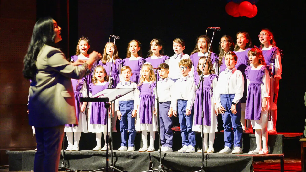 Uşak'ta Çocukların Müzik Şöleni: "Çocuk Kalbimizden Ezgiler 2" Konseri düzenlendi
