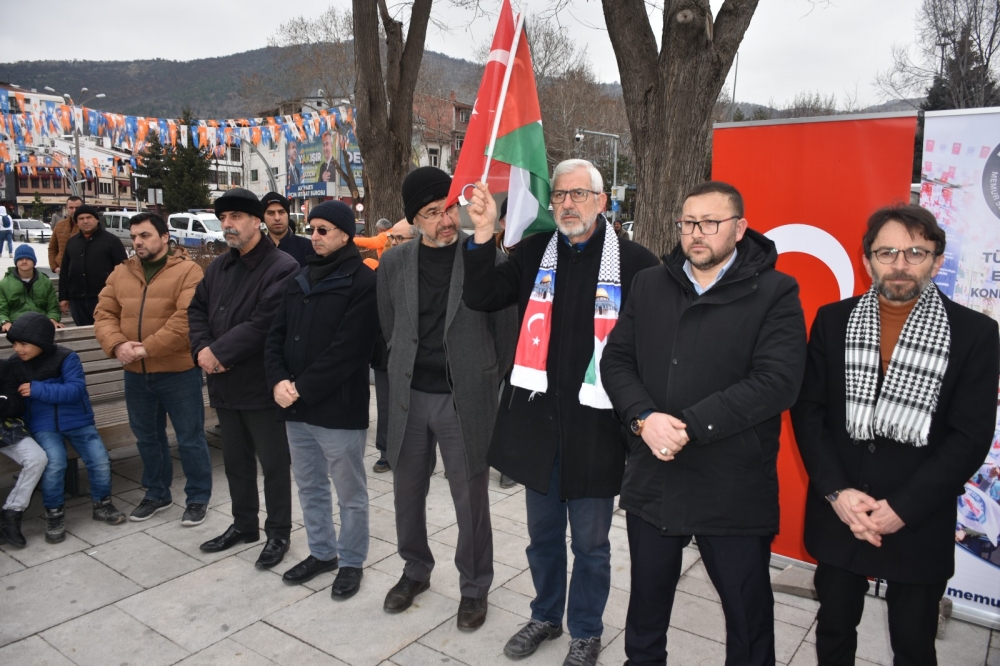 Afyonkarahisar'da öğrenci ve öğretmenler, Gazzeli çocuklar için bir araya geldi