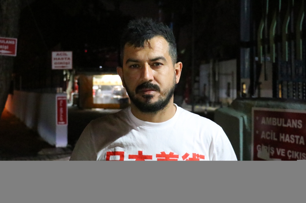 İzmir'de Taksiciyi Sırtından Makasla Yaraladılar
