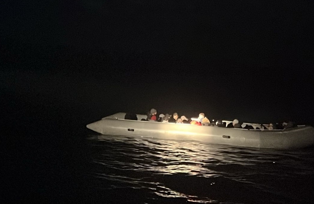 Muğla açıklarında 25 düzensiz göçmen kurtarıldı
