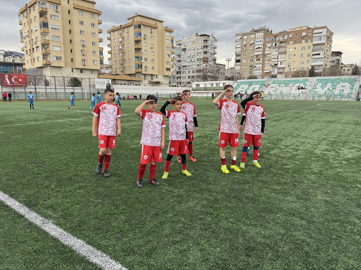 İzmir TÜGVA, şehitler anısına futbol turnuvası düzenledi